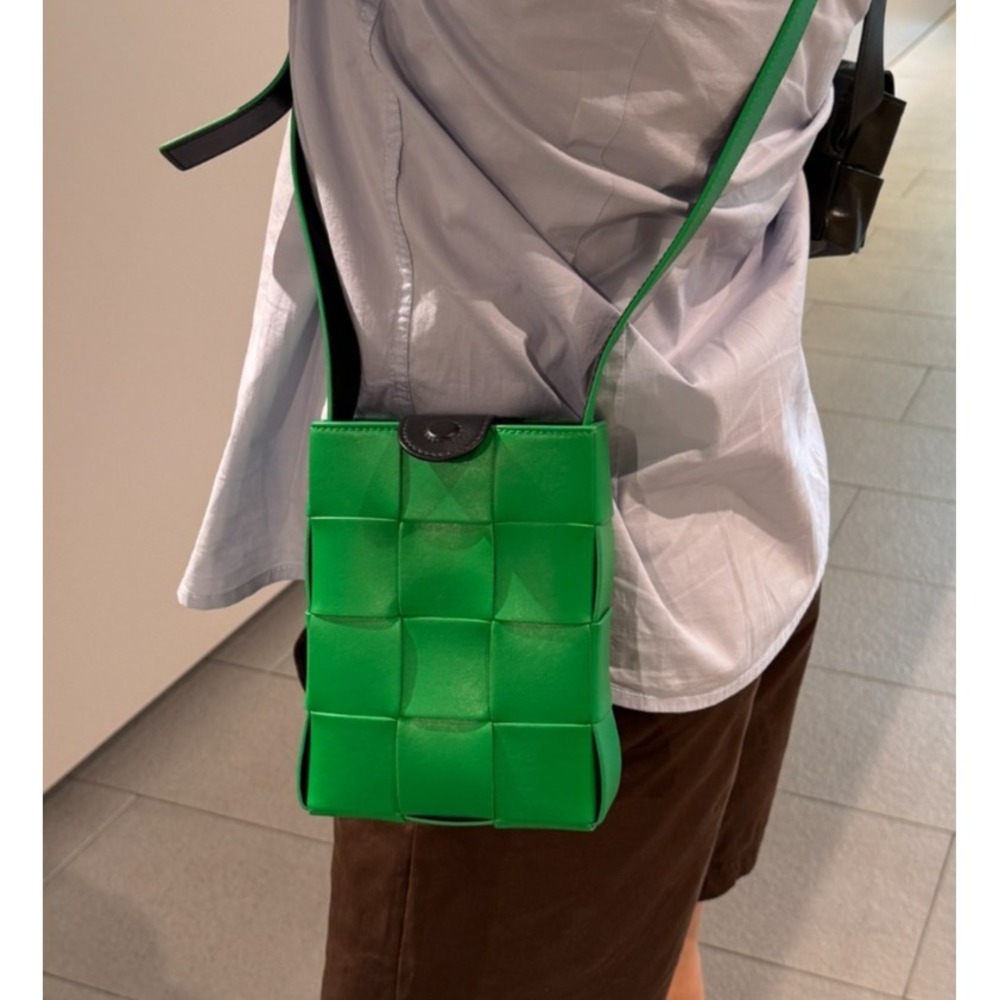 Bottega Veneta Cassette Crossbody Bag Green Black Intrecciato Leather NWT - Picture 10 of 12